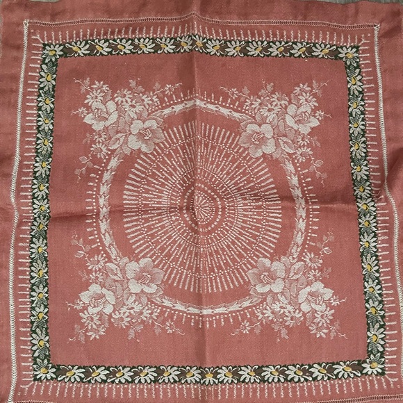 Amazing Vintage Embroidery Cottagecore Tablecloth with Matching Napkins 58 x 58 - Picture 1 of 9